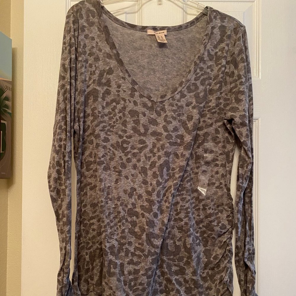 New DKNY Jeans Long Sleeve V-Neck Animal Camo Top